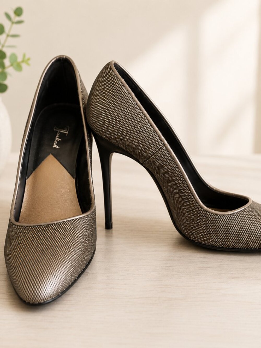 7 For All Mankind Antique Silver Textured Pump New